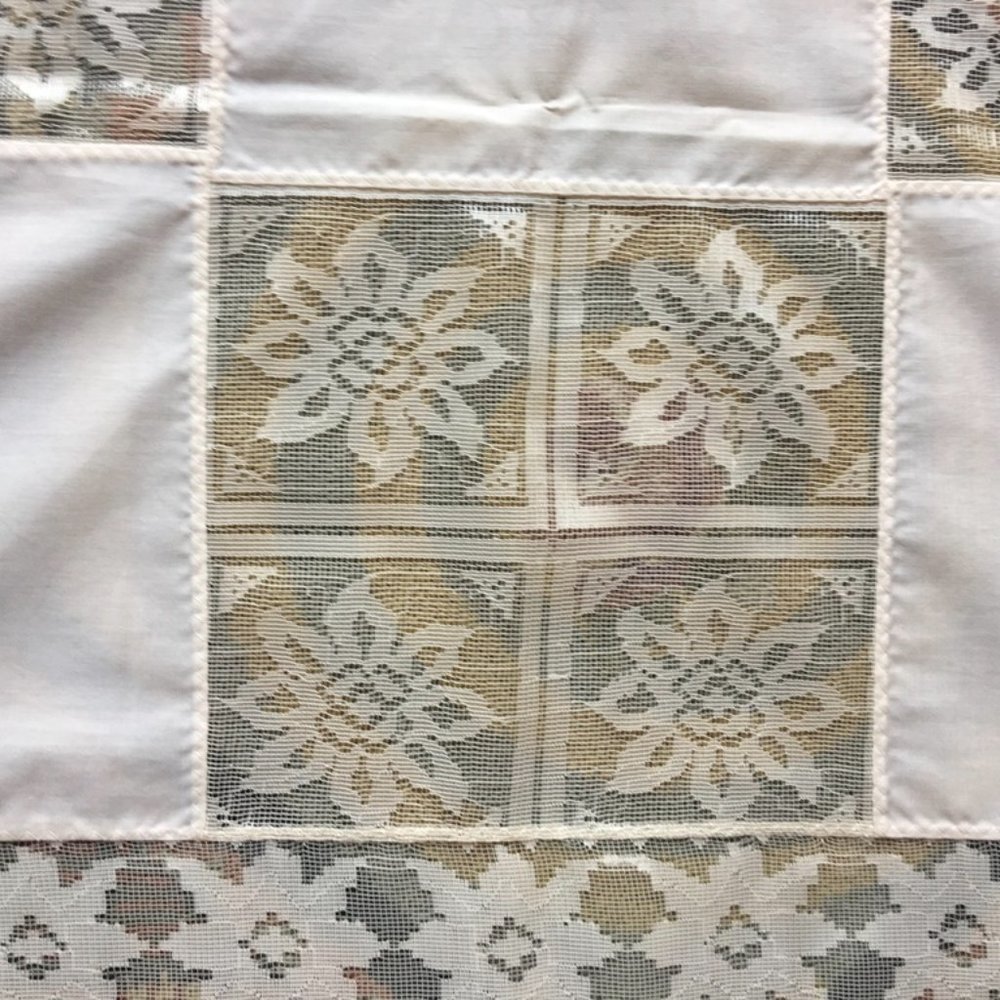 SALE!  Beautiful Ivory Lace Tablecloth